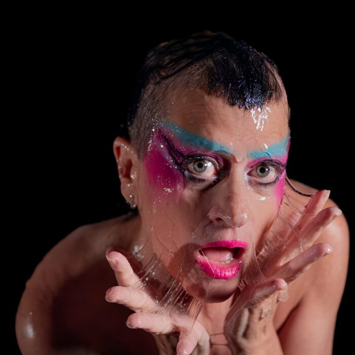 Peaches-elysee-montmartre